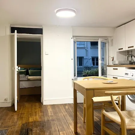 Parisian Charm In The Heart Of The 9th Metro 7 Parijs