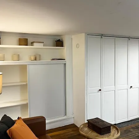 Vakantiehuis Parisian Charm In The Heart Of The 9th Metro 7