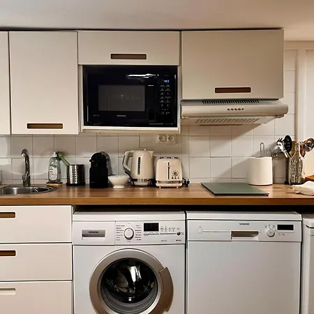 Vakantiehuis Parisian Charm In The Heart Of The 9th Metro 7 *