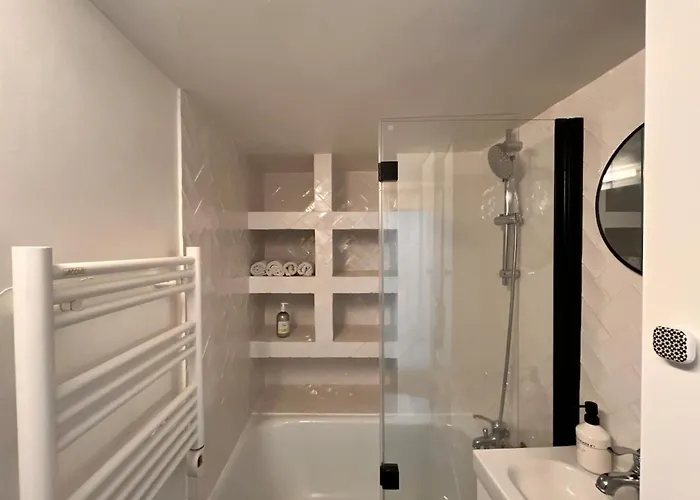 Bright Near Galeries Lafayette